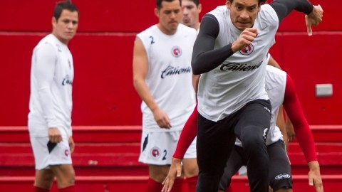 Cirilo Saucedo está es forma para resguardar el arco de Xolos ante los embates del Puebla.