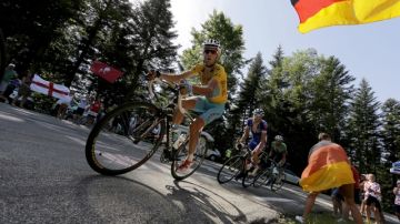 El líder de la clasificación general del Tour de Francia, el italiano Vicenzo Nibali,  ganó la etapa de ayer.