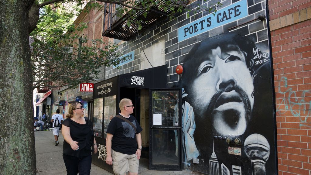 El 'Nuyorican Poets Café', es uno de los históricos puntos de encuentro de la cultura puertorriqueña en el Lower East Side.