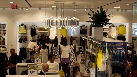 La nueva H&M cuenta también con una sección para hogar.