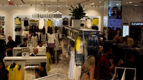 La nueva H&M cuenta también con una sección para hogar.
