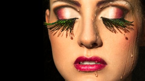 Es una lástima que tu maquillaje sea arruinado por el calor del verano.
