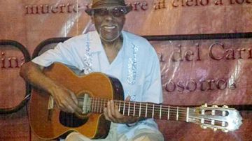 Rufino Ortiz, destacado guitarrista peruano que ha tocado con artistas como Chabuca Granda, reside en Nueva York hace 35 años.