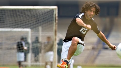 El delantero de Pumas, Matías Brito, cerró a todo vapor las prácticas de cara al duelo contra Chivas.