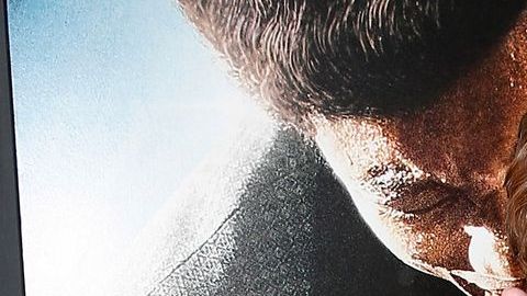Mick Jagger frente al cartel de la película Get on Up.