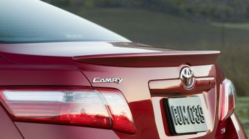 Toyota cambiará el depósito del líquido de frenos sin costo a los Camry afectados, entre hoy y el 30 de junio de 2017.