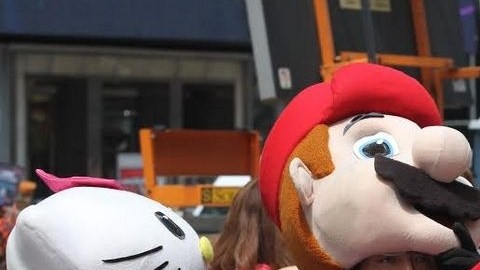 La mayoría de las personas que trabajan como personajes disfrazados en Times Square son hispanos, muchos de ellos inmigrantes indocumentados.