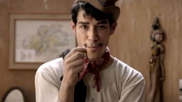 El español Óscar Jaenada intepreta a Cantinflas.