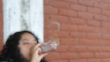 La mala alimentación y la falta de actividad física son factores que provocan obesidad.