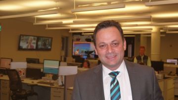 Roberto Lacayo, editor ejecutivo del canal NY1 noticias que celebró una década de informar en su idioma a la comunidad latina.