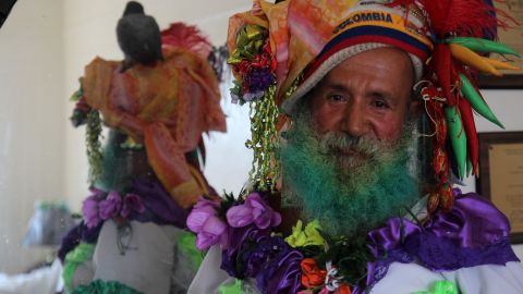 "Si Dios me da un día más pa alegrar el mundo, yo le voy a alegrar este mundo, y mira llevo 25 años", la Paisa Colombiana.
