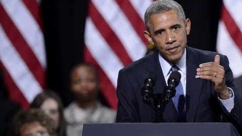 Obama firmó una ley que debe resolver las demoras en la asistencia médica a los excombatientes y militares retirados.