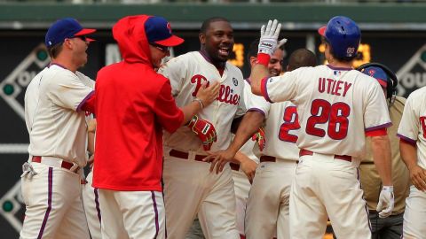 El festejo de la carrera del triunfo de los Filis ante los Mets en el Citizens Bank Park.