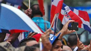 Dominicanos y otros latinos celebraron en la Avenida de Las Américas.