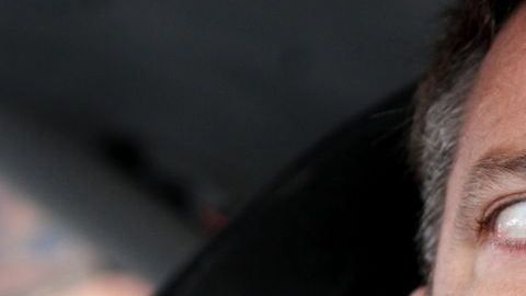 Tony Stewart, tres veces campeón de la serie NASCAR, vive una auténtica pesadilla.