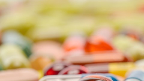 Ningún producto está aprobado para presuntamente prevenir el virus o tratar la infección del ébola.