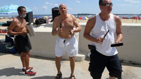 Localizado en el Condado del Bronx, en la playa de Orchard Beach, se dan cita los amantes de la música de salsa./Archivo