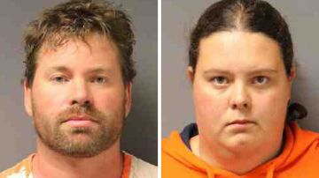 Stephen Howells II, de 39 años, y Nicole Vaisey, de 25 fueron acusados de haber secuestrado a las hermanas.