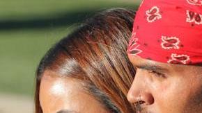 Chris Brown y la modelo han superado varias crisis de pareja.