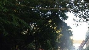 El fuego se inició poco antes de las 6:00 p.m. en el edificio de seis plantas ubicado en el 512 Oeste de la calle 136.