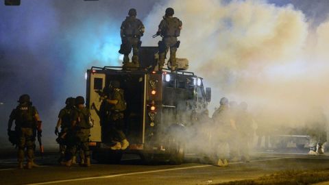 La policía ha utilizado gas lacrimógeno para dispersar las manifestaciones.