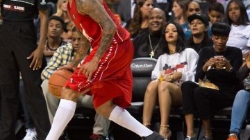 Rihanna está de nuevo con Drake y la relación entre Chris Brown y Karrueche Tran va viento en popa.