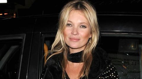Además, Kate Moss realiza Redcore, también conocido como el yoga aéreo.