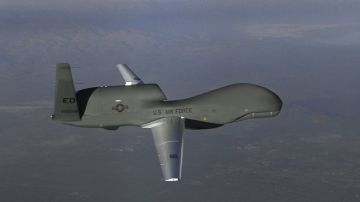Drones y aviones especiales forman parte del equipo de reconocimiento.