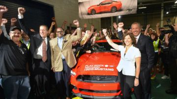 Ford dijo que la producción del Mustang convertible comenzará en varios meses.