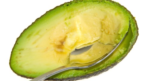 El aguacate contiene grasa saludable para tu organismo.