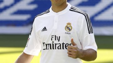 Javier 'Chicharito' Hernández con el uniforme del Real Madrid.