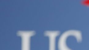 La rusa Ekaterina Makarova alcanza semifinal en singles y dobles.