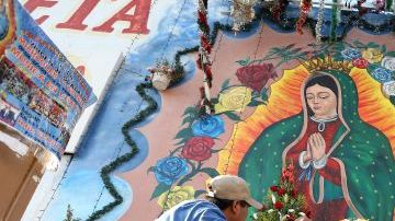 Hay una creciente lejanía entre los mexicanos en Estados Unidos y los gobiernos de México.