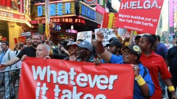 Este viernes los trabajadores volverán a manifestarse en Long Island para seguir impulsando el aumento del salario mínimo.