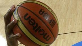 Kenneth Faried entra a canasta en un juego contra Nueva Zelanda.