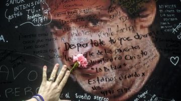 Los fans despidieron los restos de Gustavo Cerati en la Legislatura porteña, en Buenos Aires.