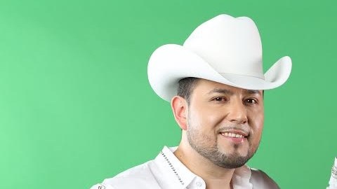Tapia dice que ahora aumentaron sus seguidores de todas edades.