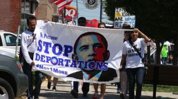 El presidente Obama no cumple su promesa de dar alivio migratorio antes de los comicios, lo que causará la deportación adicional de 70,000 indocumentados adicionales.