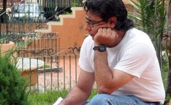 José Luis Sierra como periodista, se abrió camino al corazón del lector a fuerza de arrojo e intuición.