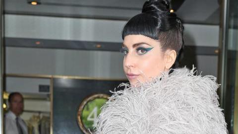 Lady Gaga está siempre en la noticia.