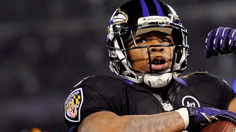 Ray Rice en sus momentos de gloria como corredor de los Ravens de Baltimore.