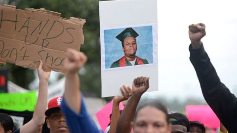 Las protestas por la muerte del joven afroamericano no han cesado.