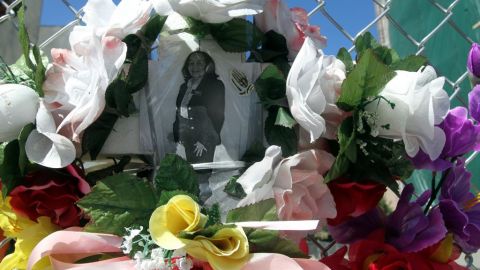 Jimmy Jaime, dueño de la tienda R&M Party Supply, sigue lamentando la muerte de su amiga Carmen Tanco, quien murió en la explosión.
