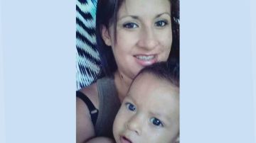 Katy Serrano y su bebé Mateo pasaron cinco días en una fría celda de la Patrulla Fronteriza, el menor terminó en el hospital.