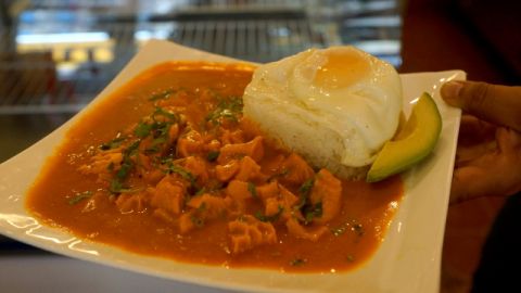En El Bronx hay restaurantes clandestinos donde la comida es auténtica, como la cocinada en casa de la abuela.