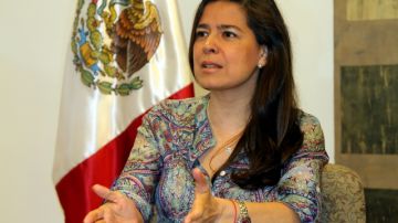 La Cónsul Adjunta de México, Marcela Celorio, habló sobre los nuevos servicios que ofrece el consulado a los inmigrantes indígenas que residen en el área triestatal.