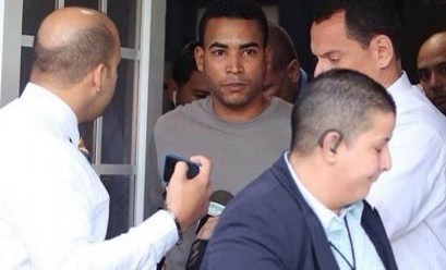 El artista fue detenido por supuestamente amenazar a su pareja, de 26 años.