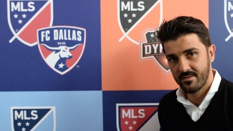 David Villa fue el centro de atención ayer en el lanzamiento del nuevo logo de la MLS realizado en Nueva York.