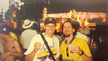 Jairo Ruiz y su hermano Diego (izquierda) en partido de Colombia  en el Mundial 1998.