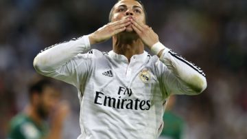 Cristiano Ronaldo marcó dos goles de penalty, uno de cabeza y otro con el pie diestro.